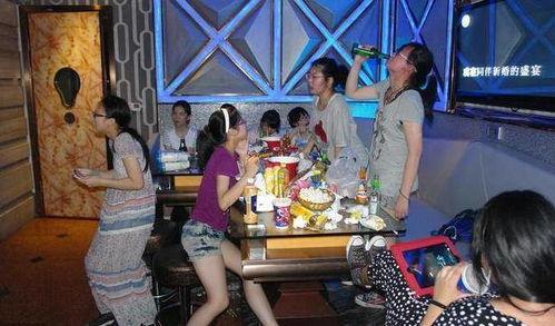 娱乐吃瓜酱大学时期,大学时光的欢乐与成长